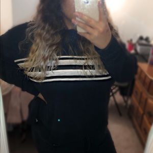 WOMENS LONG SLEEVE HOLLISTER TEE